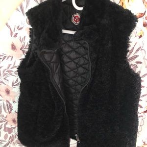 Steve Madden reversible fur/puffer vest!